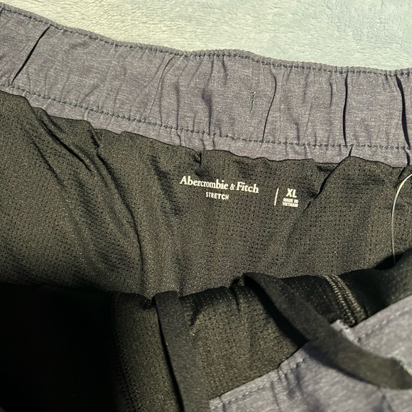 Abercrombie & Fitch The A&F Men’s 5” Resort Short - Picture 4 of 8